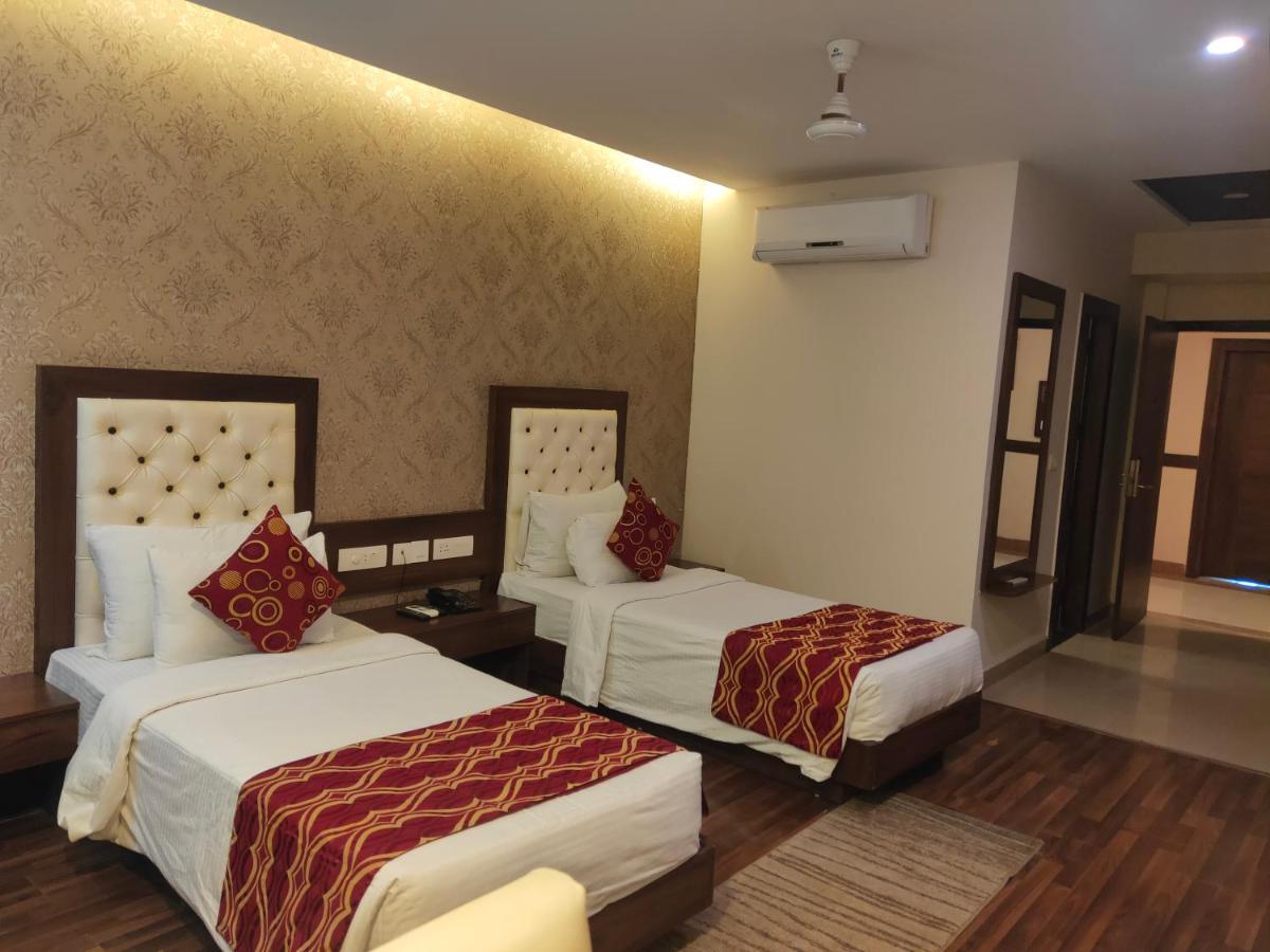 Hotel Jsr Continental Dehradun Luaran gambar