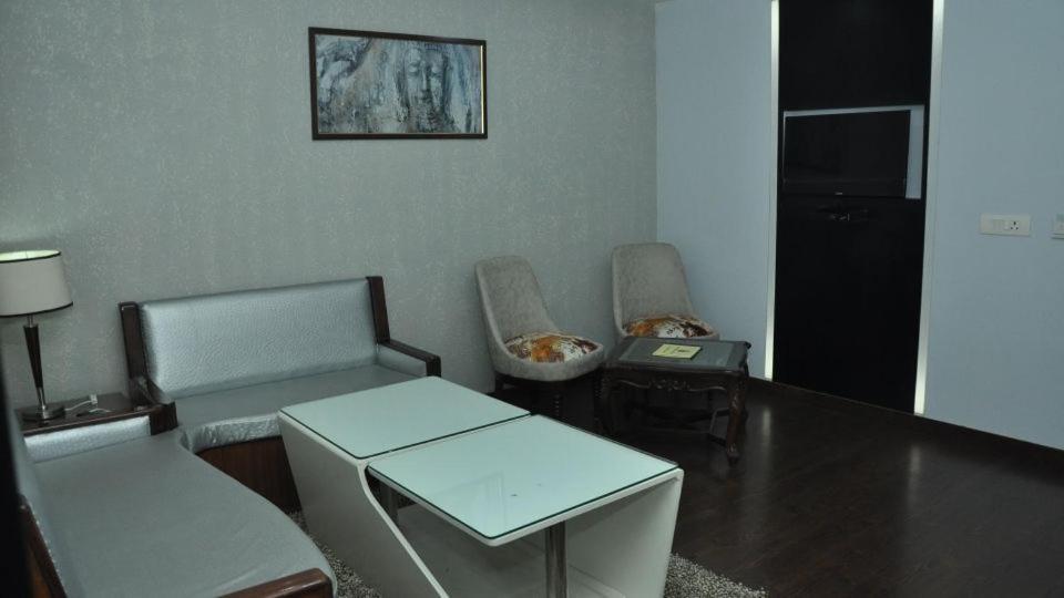 Hotel Jsr Continental Dehradun Luaran gambar