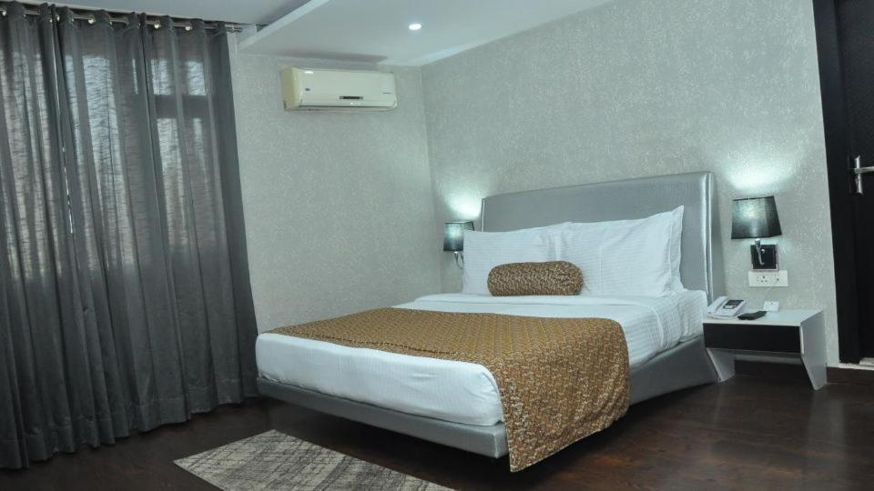 Hotel Jsr Continental Dehradun Luaran gambar