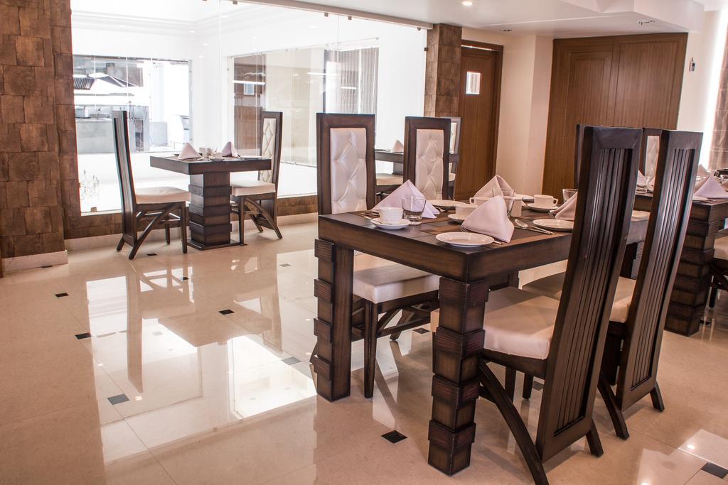 Hotel Jsr Continental Dehradun Luaran gambar