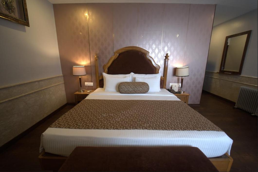 Hotel Jsr Continental Dehradun Luaran gambar