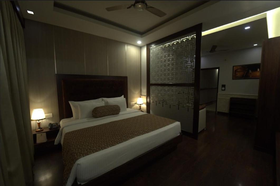 Hotel Jsr Continental Dehradun Luaran gambar