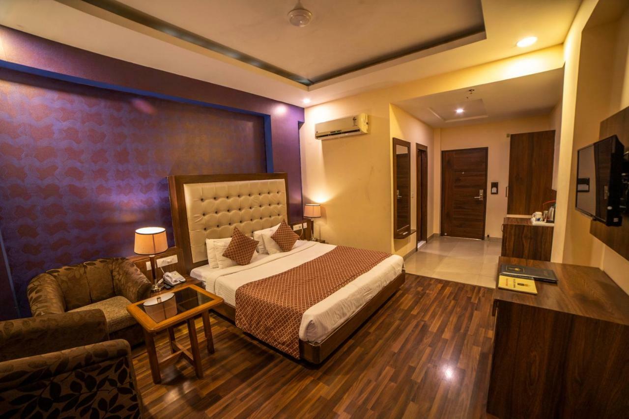 Hotel Jsr Continental Dehradun Luaran gambar